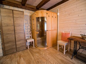 House (Two Bedroom Holiday Home with Sauna) | Bathroom | Shower, towels - Serene Rustic Haven Holiday Home With Sauna (Bistrica ob Sotli)