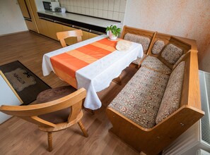 Lägenhet (Two Bedroom Apartment with Balcony) | Eget kök | Kylskåp