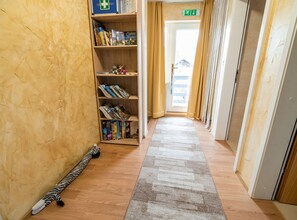 Apartament (Two Bedroom Apartment with Balcony) | Vestíbul