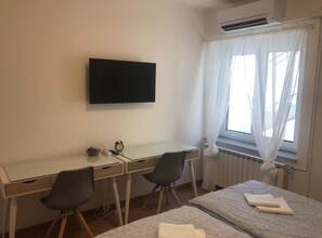 2 bedrooms - Chic and Stylish Portoroz Apartment With Terrace and Sea View (Piran)