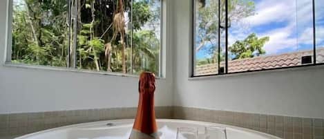 Häämatkahuone | Allergiatestatut vuodevaatteet, ilmainen Wi-Fi, vuodevaatteet