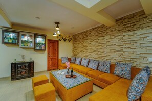 Una televisión de pantalla plana