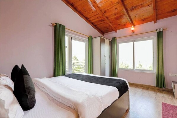 Luxury Villa, Mountain View | 3 bedrooms, desk, laptop workspace, soundproofing - Neem Karoli Green valley luxury Villa (Nainital)