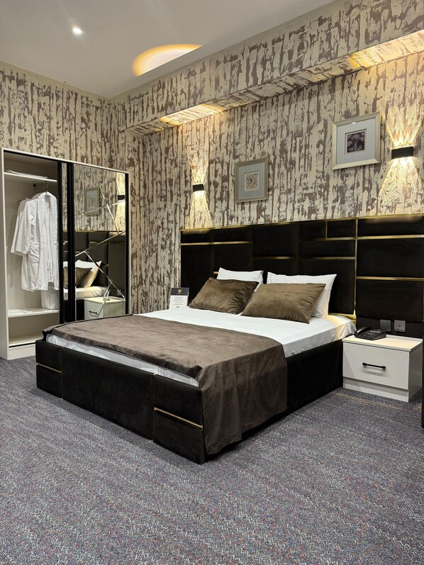 Chambre Standard double | Coffre-fort, bureau, rideaux d’obscurcissement, système d’insonorisation