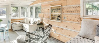 4 Mi to Main Street: Riverfront Minnesota Cabin