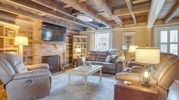 House (2 Bedrooms) | Front of property