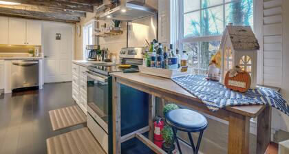 Walk to Beach: Historical Fredericksburg Home