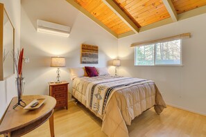 House (3 Bedrooms) | Interior - Deck + Fire Pit: Pine Mountain Lake Getaway! (Groveland)