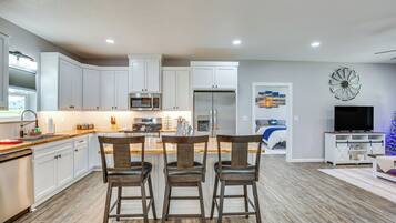 House (2 Bedrooms) | Interior