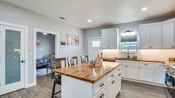 House (2 Bedrooms) | Interior