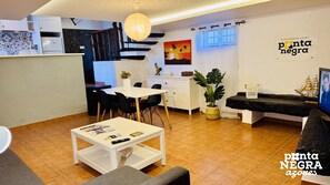 Dining - Alojamento Ponta Negra T1 by PontaNegraAzores (Praia da Vitória)