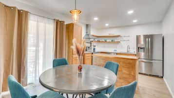 Căn hộ (2 Bedrooms) | Mặt tiền nơi lưu trú