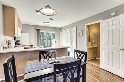 3 Mi to Fsu: Townhome w/ Patio in Tallahassee!