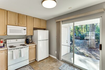 3 Mi to Fsu: Townhome w/ Patio in Tallahassee!