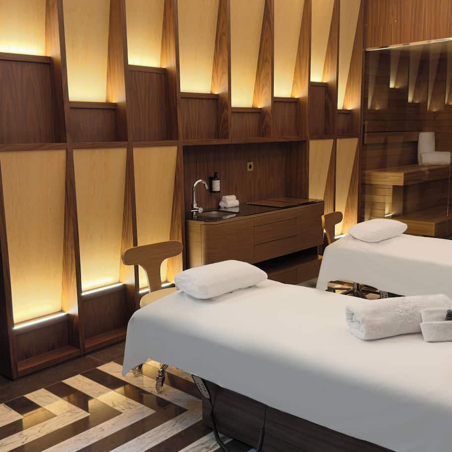 Couples treatment rooms, sauna, hot tub, steam room, hot springs