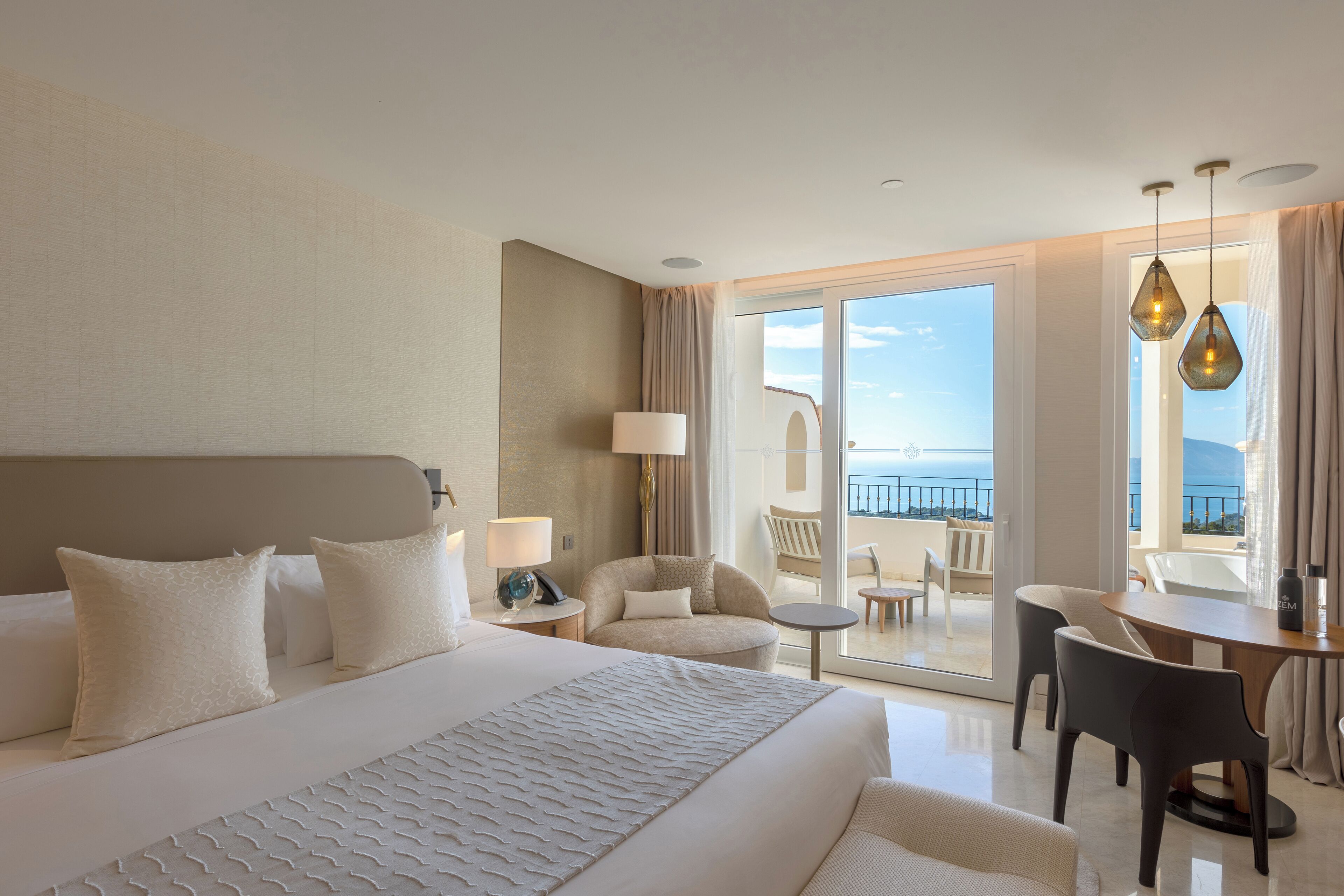 Premium kamer, 1 twee- of 2 eenpersoonsbedden | Lakens van Egyptisch katoen, luxe beddengoed, donsdekens, een minibar