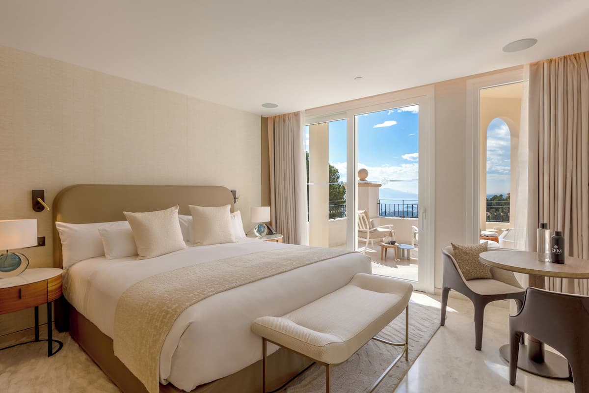 Suite, 2 Bedrooms | 2 bedrooms, Egyptian cotton sheets, premium bedding, down comforters