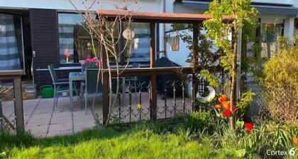 Gemütliches Zimmer mit Garten und Fitnessstudio