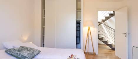 4 chambres, fer et planche Ă repasser, Wi-Fi, literie fournie