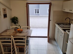 apartman (One Bedroom Apartment with Balcony an) | Privát konyha | Hűtőszekrény