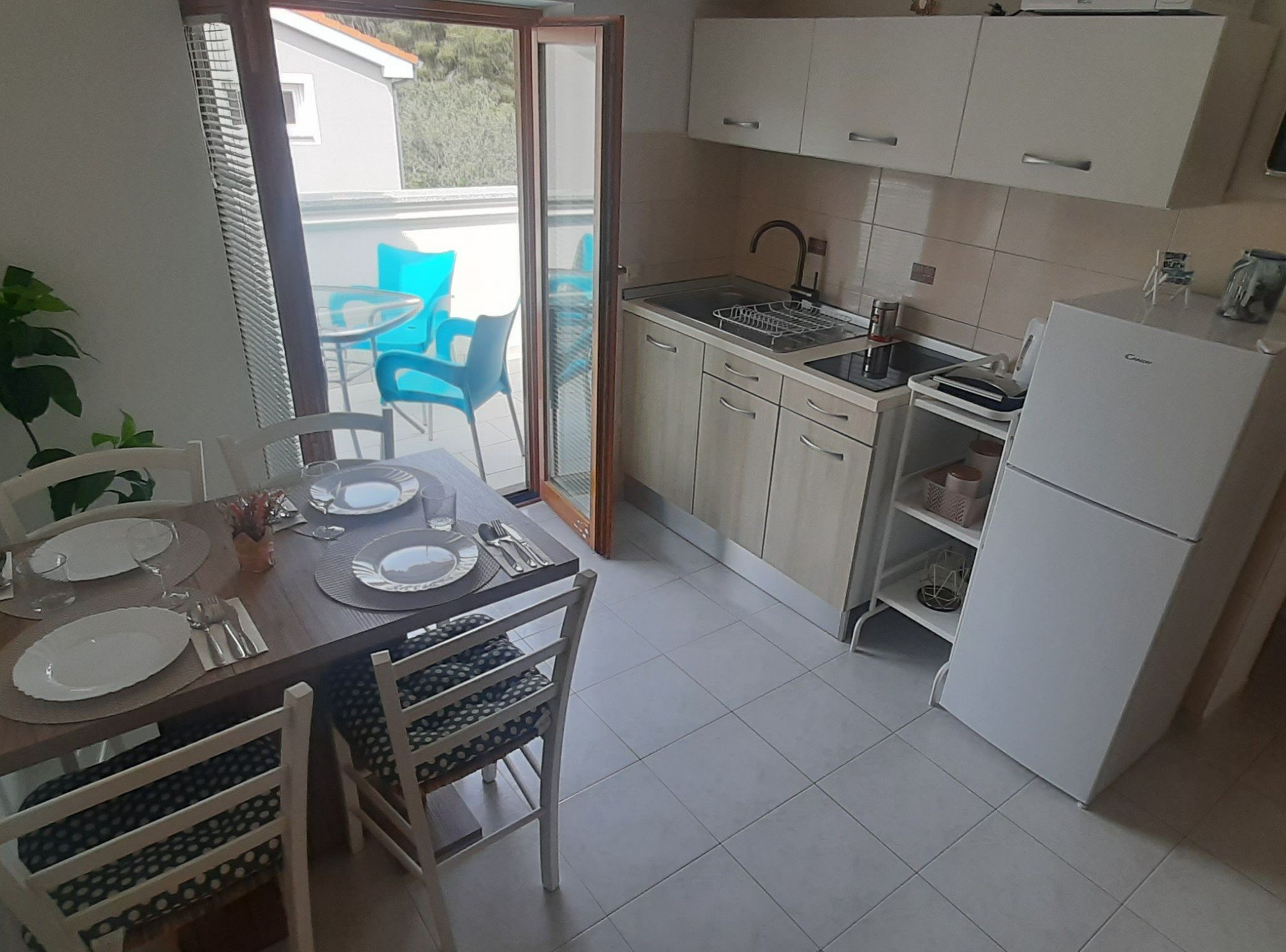 Căn hộ (One Bedroom Apartment with Balcony an) | Bếp riêng | Tủ lạnh 