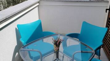 Apartment (One Bedroom Apartment with Balcony an) | Balcony