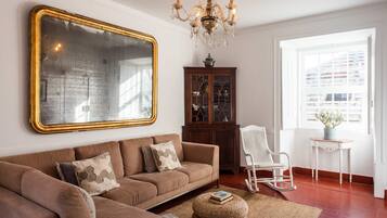 Apartment | 4 bedrooms, desk, Internet