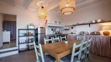 Casa | 4 dormitorios, escritorio, Internet