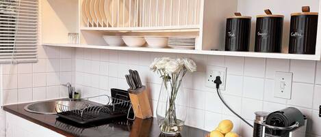 Suite | 1 bedroom, desk, Internet