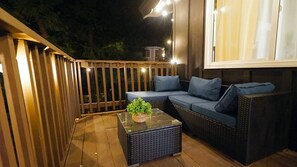 Property grounds - Beautiful Renovated Cozy Forest Home in Crestline with Hot Tub (Crestline)