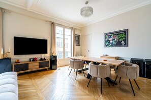 Interior - Arc de Triomphe Luxury Apartment  (Paris)