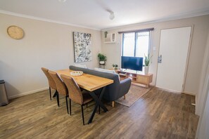 Interior - Stay On Scadden (South Hedland)