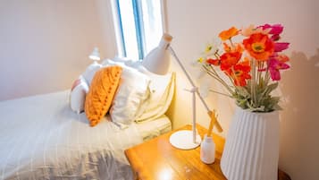 2 habitaciones, tabla de planchar con plancha, wifi y ropa de cama
