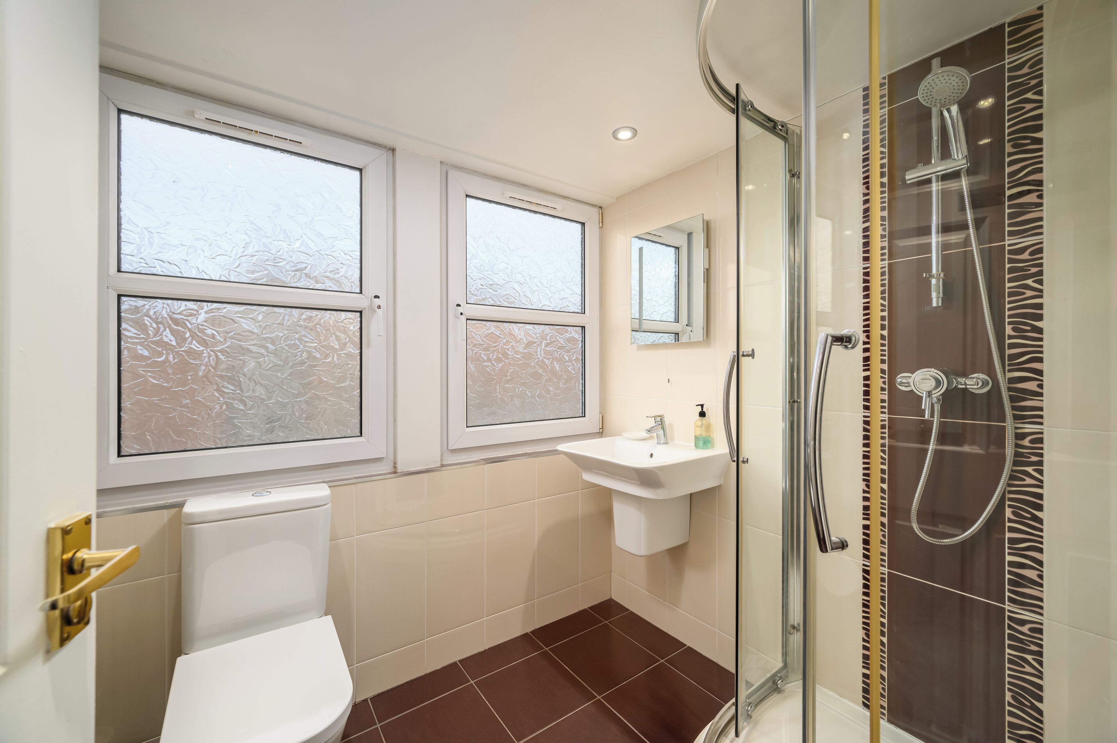 Dobbeltrom – standard | Bad | Hårføner, håndklær, såpe og sjampo