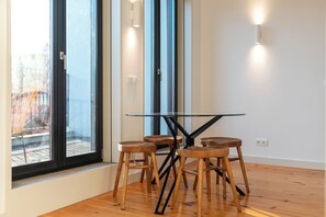 Dining - Unusual House (Porto)