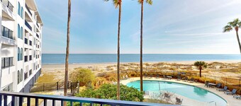 Oceanfront Escape in Wild Dunes – Stunning Views Await!