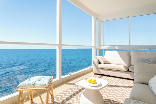Villa Celia located on the first line of the sea with direct access to the sea!