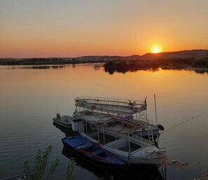 Miscellaneous - Near by airport and Ramses Temples (Touristic)