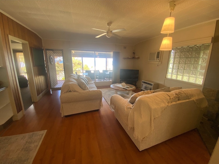 Alba - Stunning Sea Views, Free Wifi! Off Peak Special! - Port Vincent