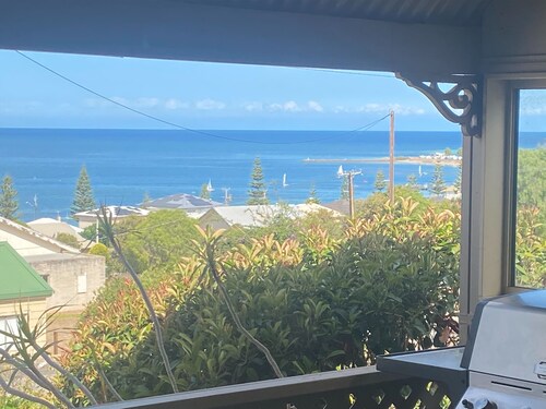 Alba - Stunning sea views, Free WiFi! Off peak special!