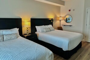 1 bedroom, iron/ironing board, WiFi, bed sheets - Disney Area Condo, 2 Queen Beds, Full Kitchen, Free Park Shuttle (Orlando)