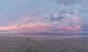 Una playa cerca, toallas de playa