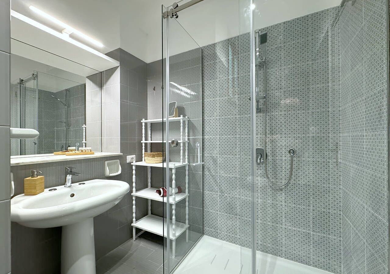 Apartment, Balcony, Sea View | Bathroom