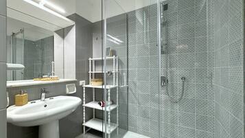 Apartment, Balcony, Sea View | Bathroom