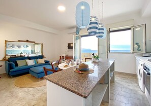 Apartment, Balcony, Sea View | Private kitchen | Toaster - Solemar Sicilia - Casa Carina (Bagheria)