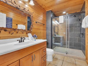 Douche, serviettes fournies