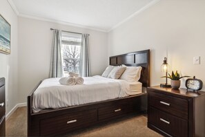 3 bedrooms, iron/ironing board, free WiFi