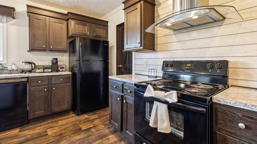 Sunsets & Serenity: Port Clinton Waterfront Stay 3 Bedroom Home