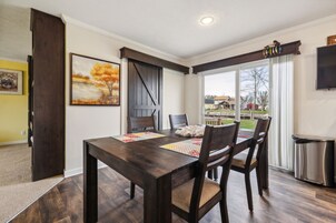 House, 3 Bedrooms | Dining