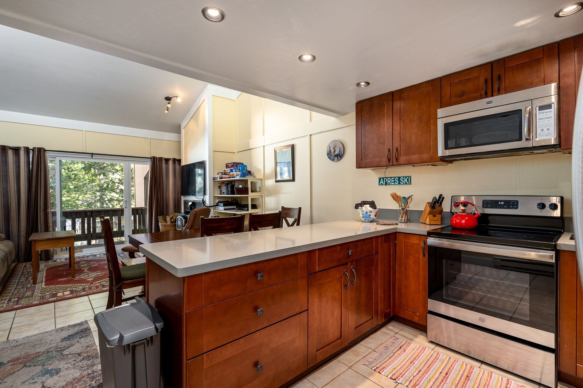 Condo, 2 Bedrooms | Private kitchen | Fridge, oven, toaster